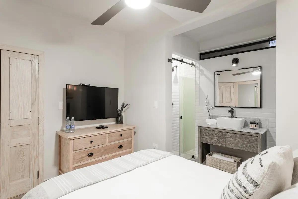 Casa Pandurata Luxury Apartments In Centro, San Miguel De Allende Rum bild