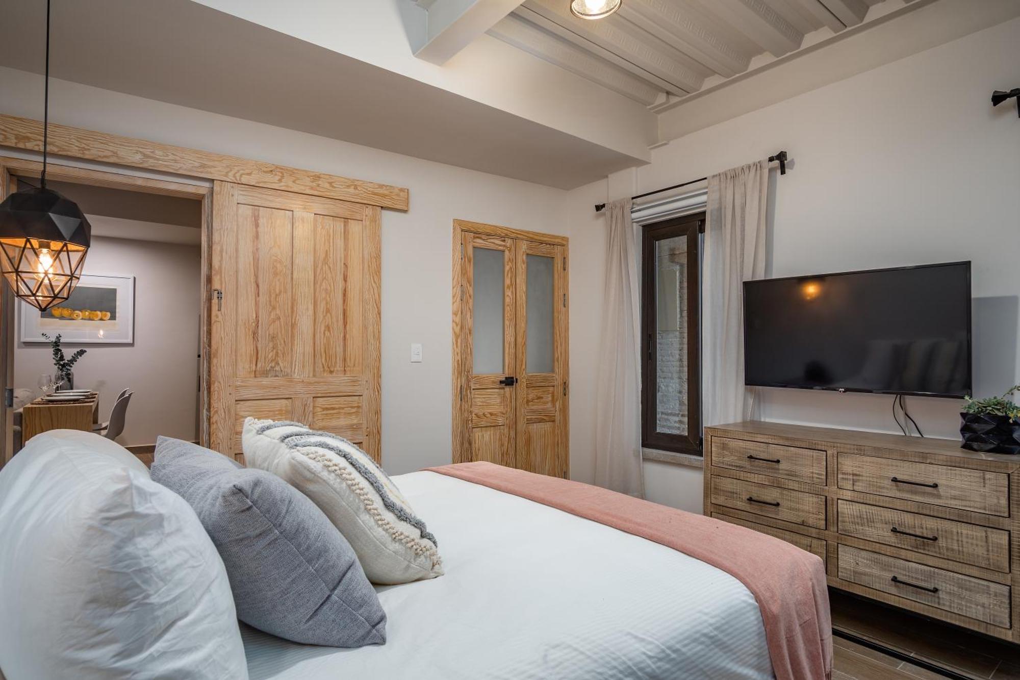 Casa Pandurata Luxury Apartments In Centro, San Miguel De Allende Rum bild